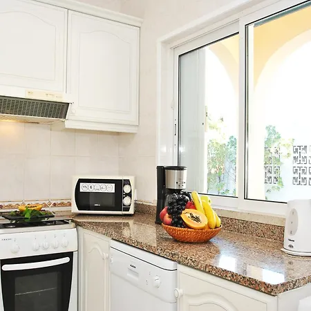 Villa In Algarve Near Sandy Beaches فيلة
