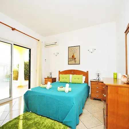 Villa In Algarve Near Sandy Beaches فيلة *