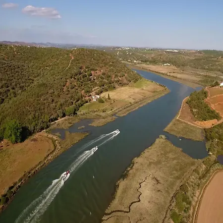 Villa In Algarve Near Sandy Beaches فيلة البوفيرا