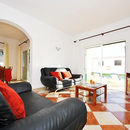Villa In Algarve Near Sandy Beaches فيلة البوفيرا